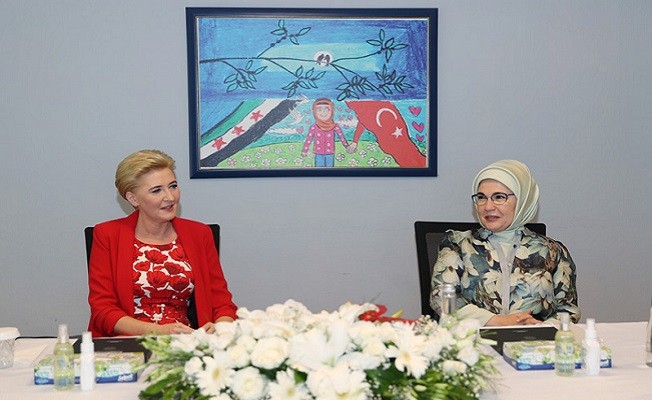 Emine Erdoğan ve Duda’dan PİKTES Ofisi’ne ziyaret
